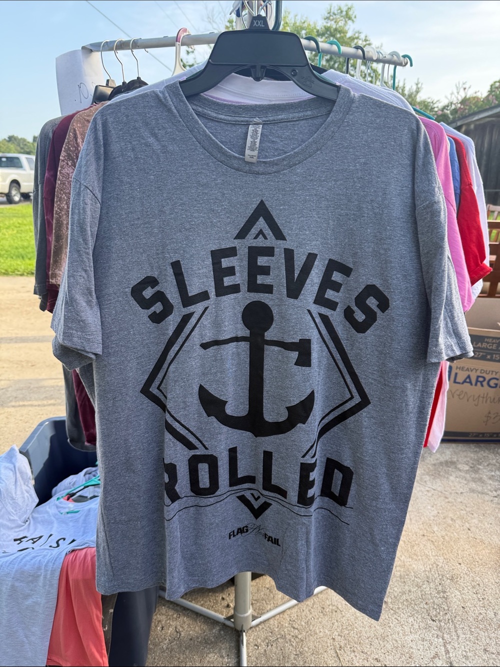 Sleeves Rolled Anchor Graphic Tee - Heather Gray